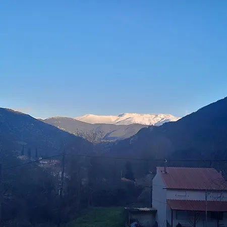 아파트 Helmos Mountain View *