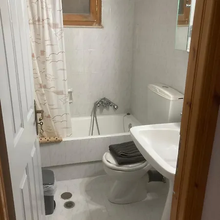 Helmos Mountain View شقة