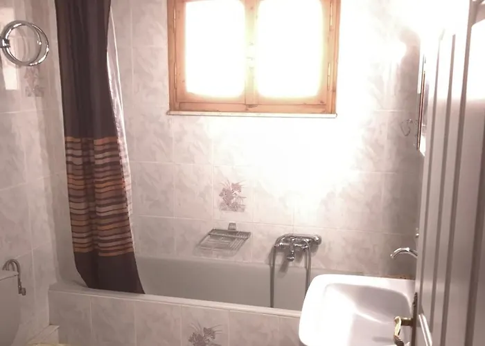 Helmos Mountain View 아파트 *